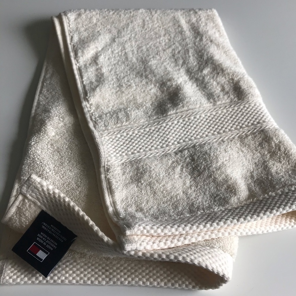 NWOT Tommy Hilfiger Hand Towel